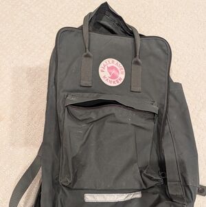 Fjallraven Kånken Charcoal Backpack